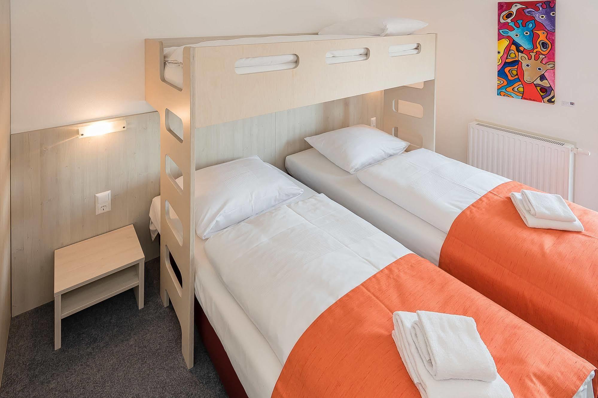 Fairsleep Motel Einstein แอร์ดิง ภายนอก รูปภาพ